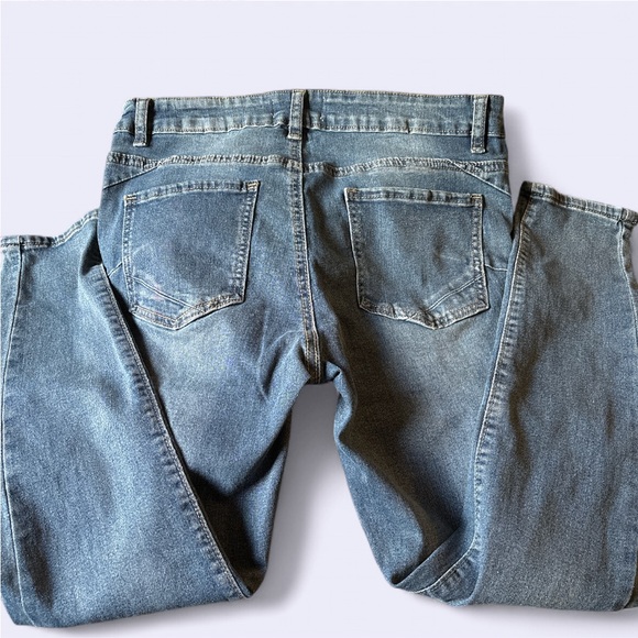 RISE | Low Rise Jeans - Picture 2 of 6